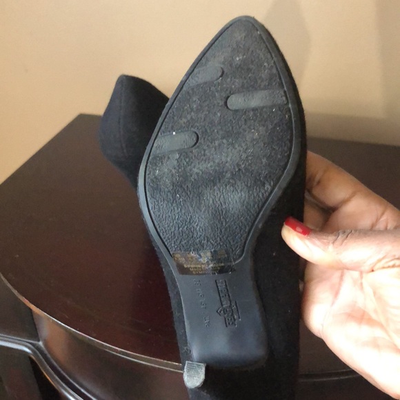 Shoes - Picture 2 of 5